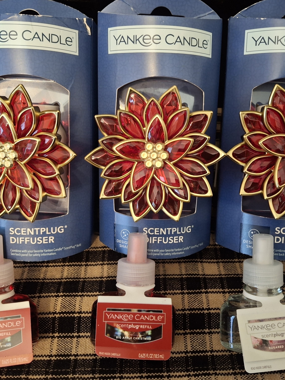 Set Of 3 Yankee Candle Red and Gold Floral ScentPlug Clip And Refills